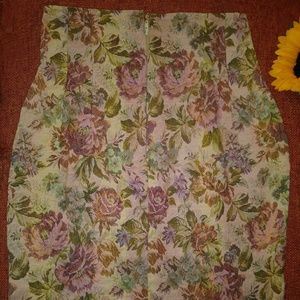 The Limited Bodycon Rose Skirt (Cream)